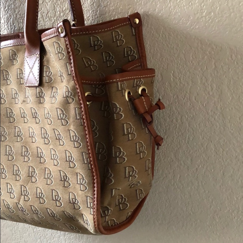 D&B Tote - Picture 4 of 7